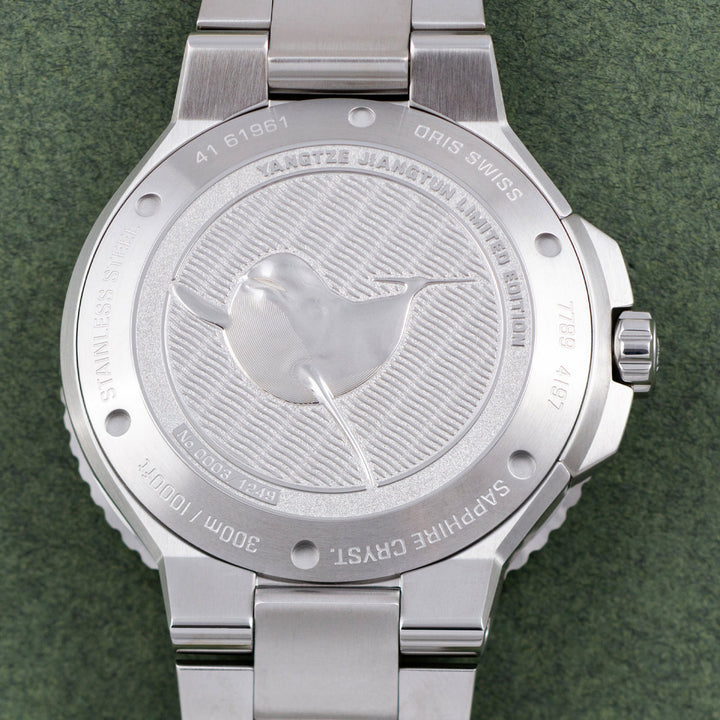 Oris Aquis Date Yangtze Jiangtun Limited Edition - 01 733 7789 4197-Set