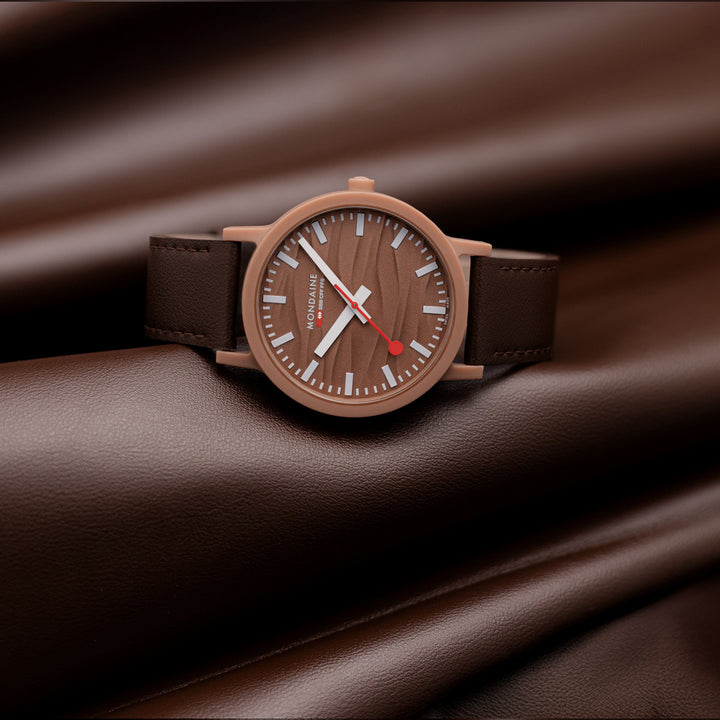 Mondaine Essence 41 Limited Edition - MS1.41170.LTV
