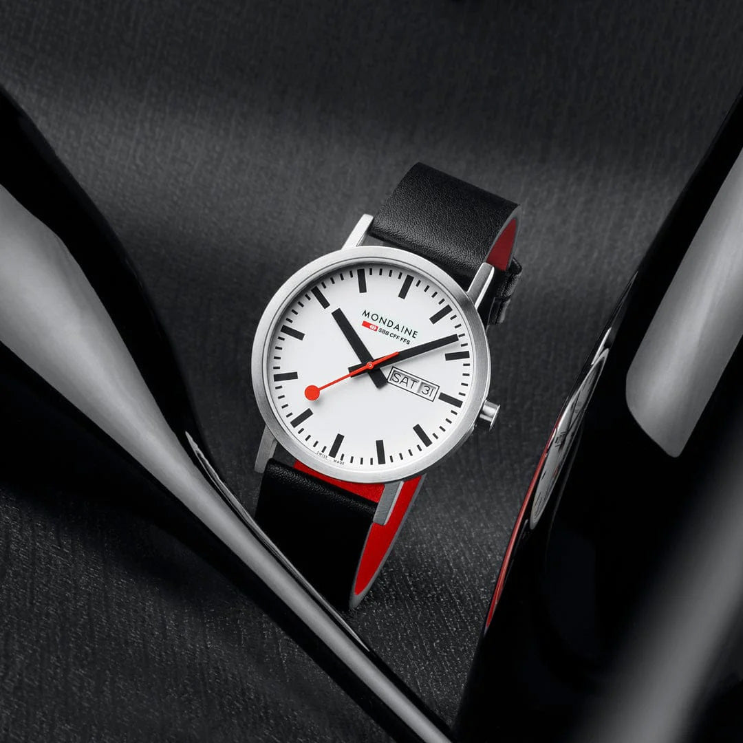Mondaine Classic 40 Vegan - A667.30360.11SBBV