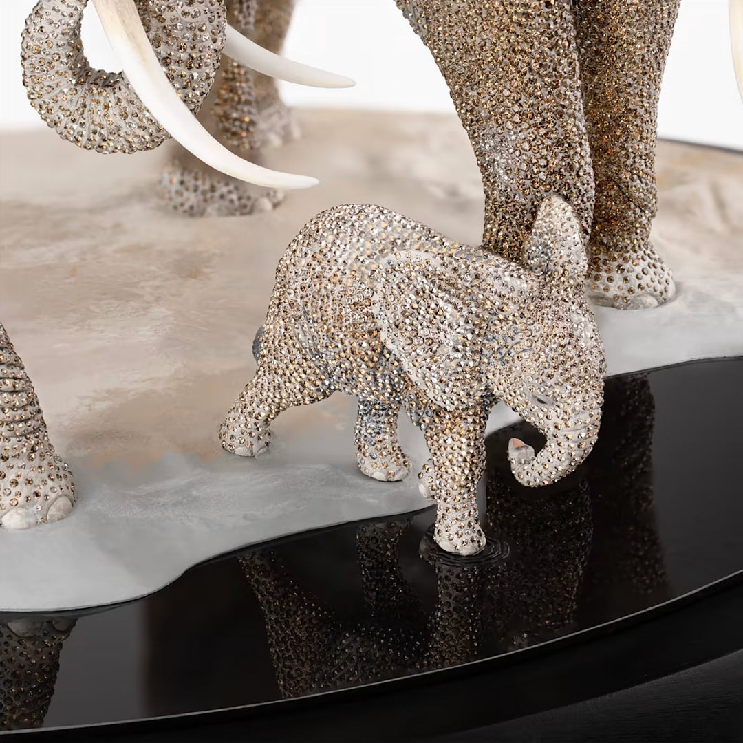 Swarovski Crystal Myriad Kujali Limited Edition - 5598485
