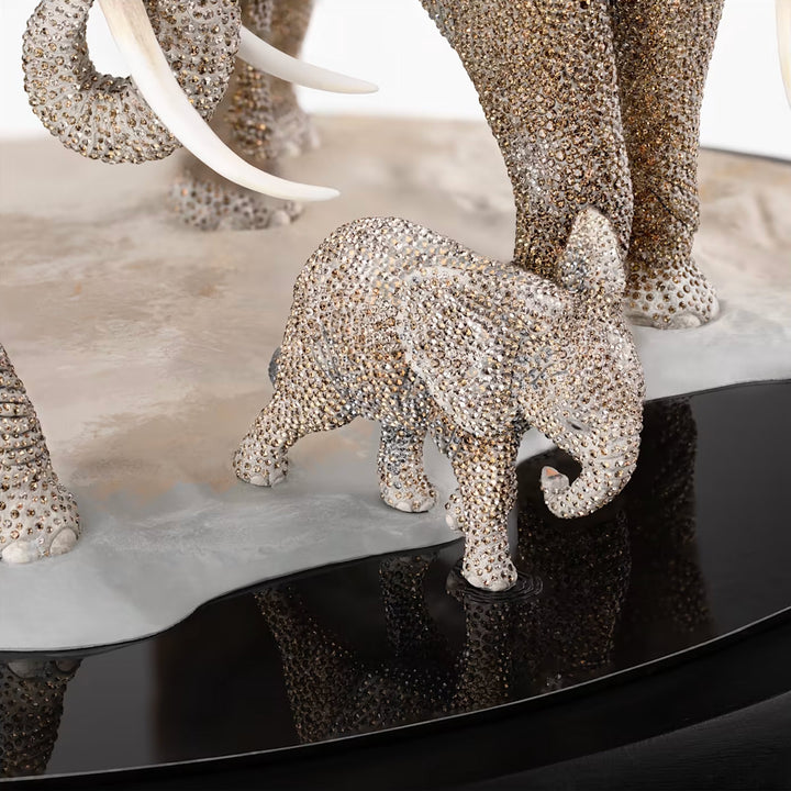 Swarovski Crystal Myriad Kujali Limited Edition - 5598485