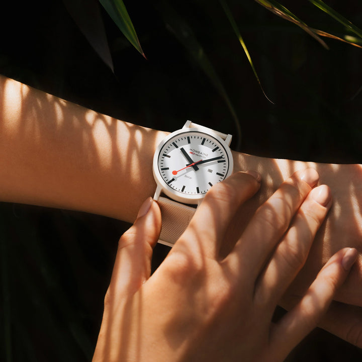 Mondaine Essence 41 Solar - MS1.41910.LA