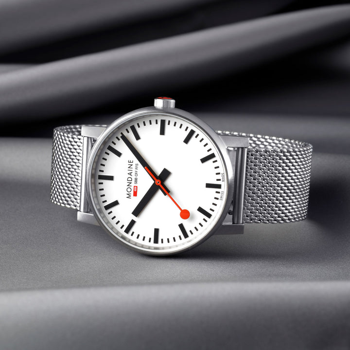 Mondaine Evo2 (43 mm) - MSE.43110.SJ