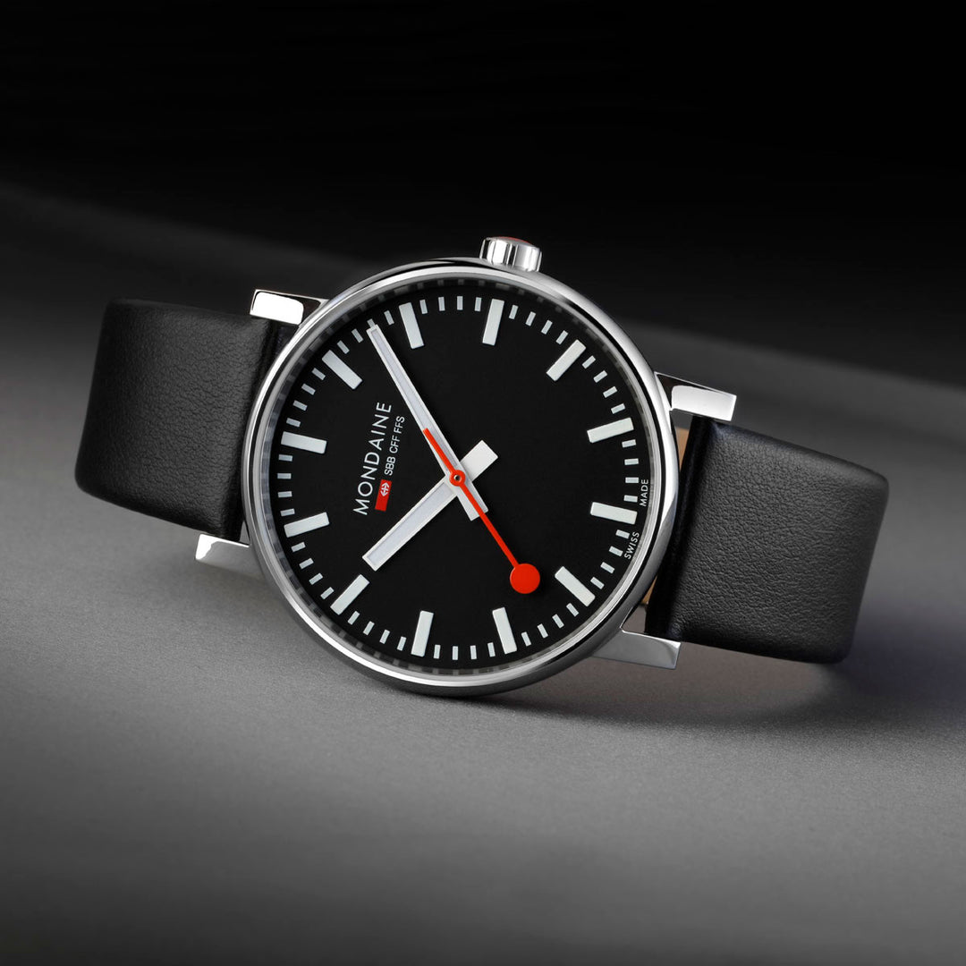 Mondaine Evo2 (43 mm) - MSE.43120.LB