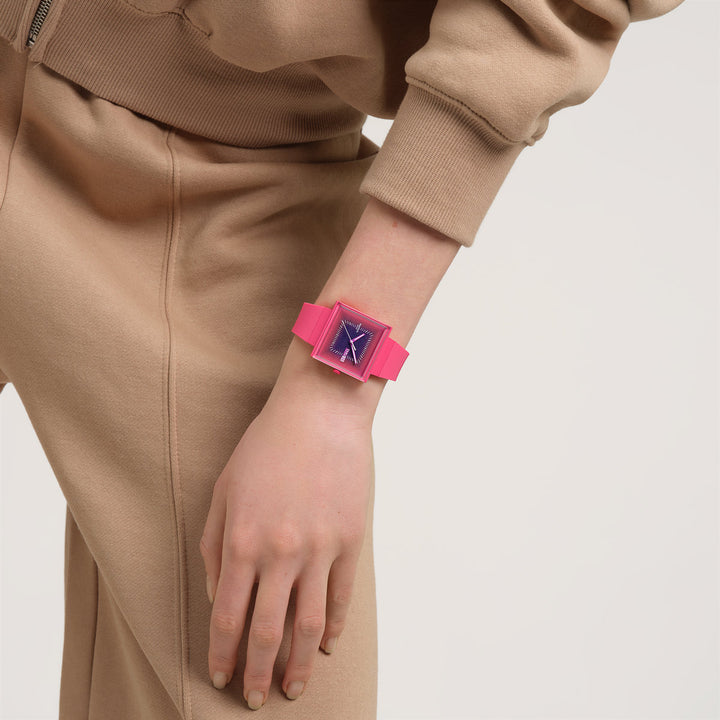 Swatch Squarely Berry - SO34R700