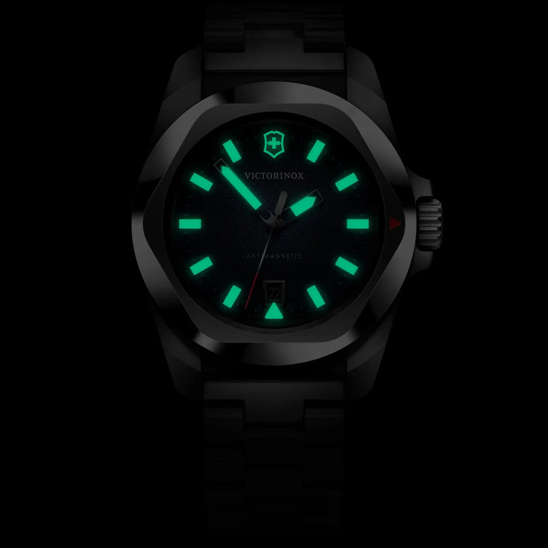 Victorinox I.N.O.X. (41 mm) - 242031