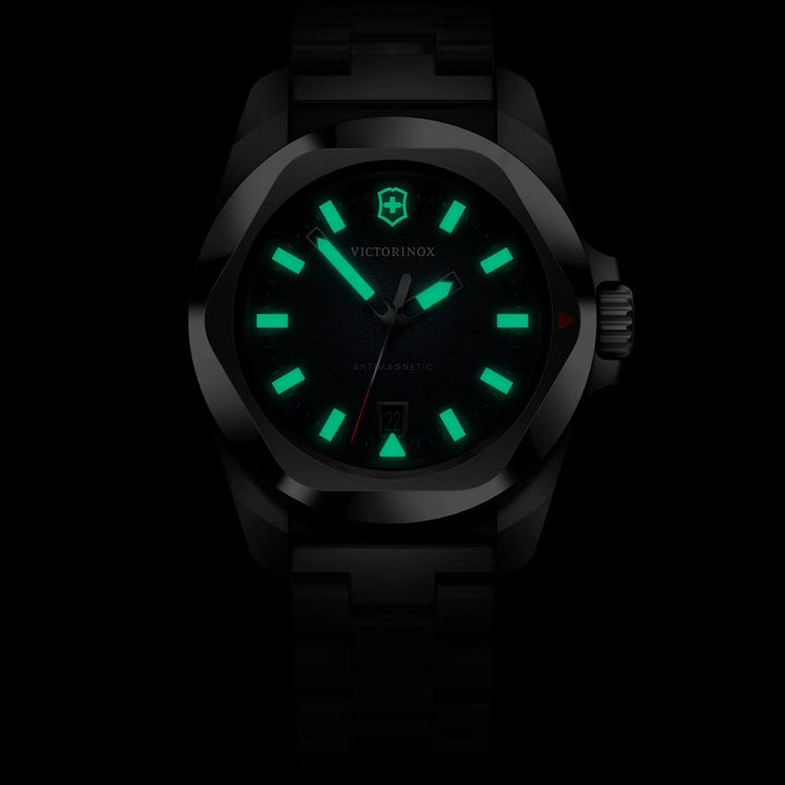 Victorinox I.N.O.X. (41 mm) - 242031
